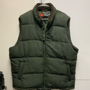The American Outdoorsman - Men's Green Puffer Vest